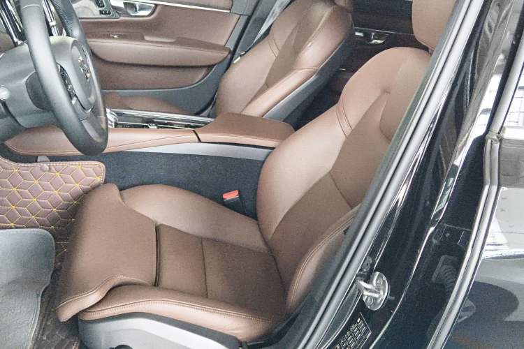 Used Volvo S90 2025 B5 Zhiyuan Luxury Edition
