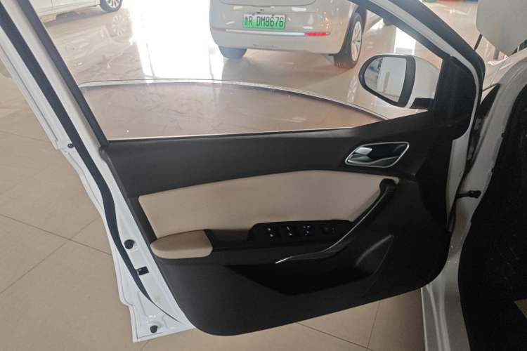 Used Baojun 310W 2017 1.5L Manual Comfort Version China VI Emission Standard
