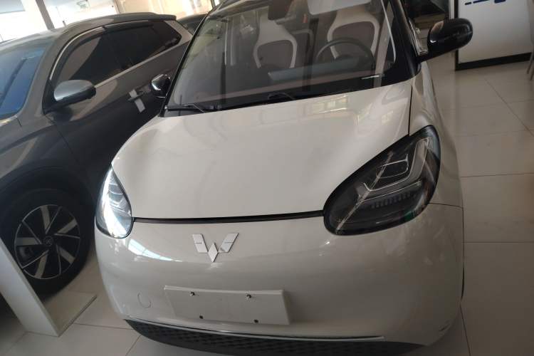 Used Wuling Bingo 2023 410 km Lingxi Deluxe Edition
