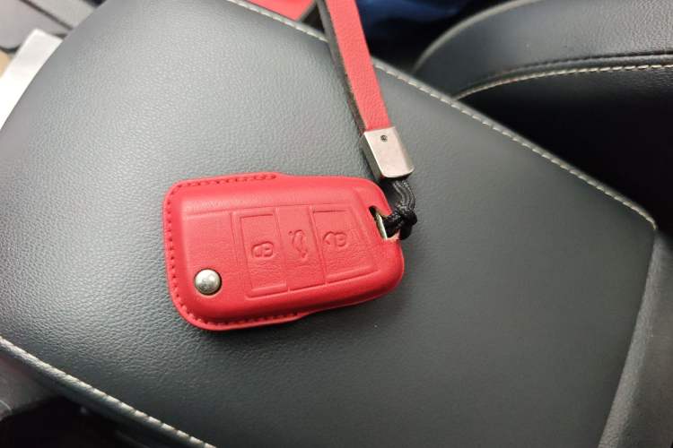 Used Volkswagen Tiguan L 2020 330TSI Automatic Two-Wheel Drive Smart Luxury Edition China VI Standard
