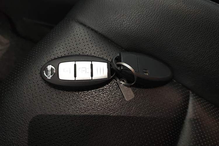 Used Nissan X-Trail 2015 2.0L CVT Comfort MAX Edition 2WD
