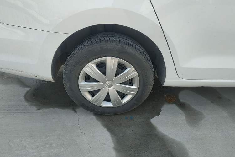 Used Volkswagen Jetta 2015 Value Edition 1.6L Manual Fashionable Style
