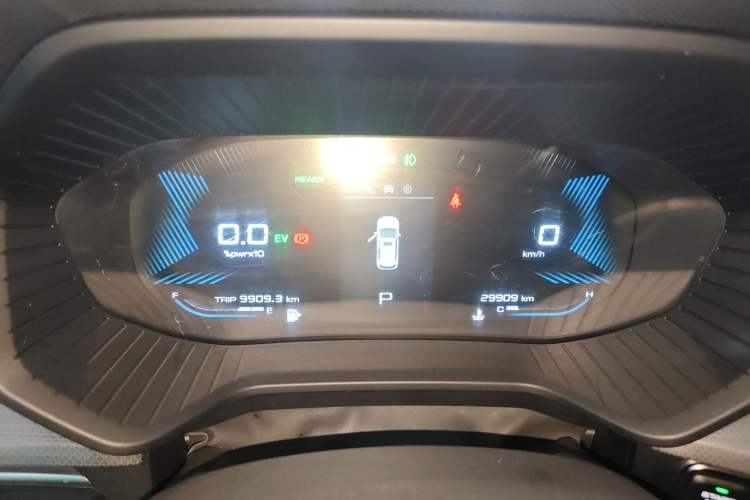 Used Wuling Asta 2022 2.0L DHT Electric-Speed Version
