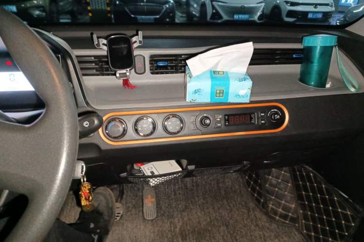 Used Wuling Hongguang MINIEV 2022 Easy Version Lithium Iron Phosphate
