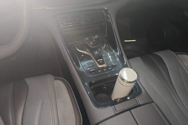 Used BYD Frigate 07 2023 DM-p 175 km Four-Wheel Drive Flagship Model
