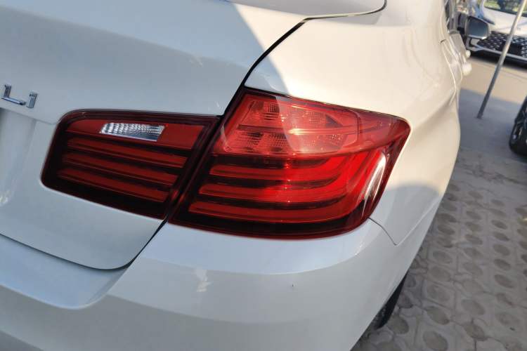 Used BMW 5 Series 2014 525Li Leading Model
