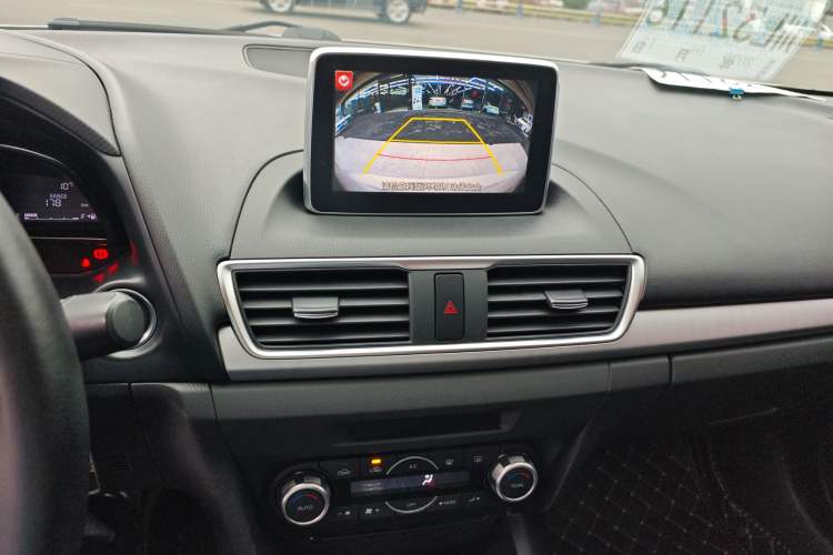 Used Mazda Mazda 3 Axela 2014 Sedan 1.5L Automatic Luxury Model
