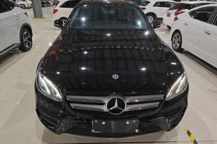 Used Mercedes-Benz E-Class 2018 E 300 L Sporty and Stylish Model
