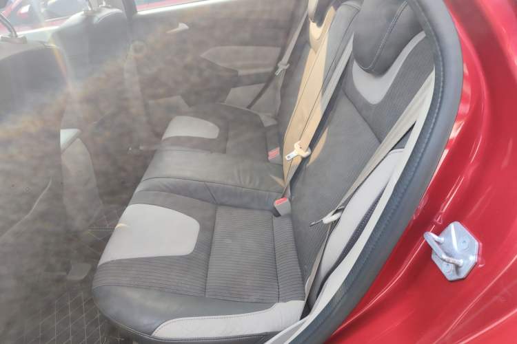 Used Ford Focus 2012 Hatchback 1.6L Automatic Fashion Edition
