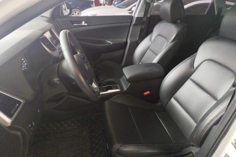 Used Hyundai Tucson 2015 1.6T Dual-Clutch Two-Wheel-Drive Smart Model
