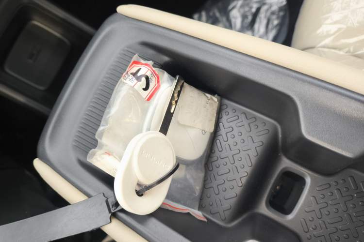 Used Wuling Bingo PLUS 2024 330 km Range Five-Seater Version
