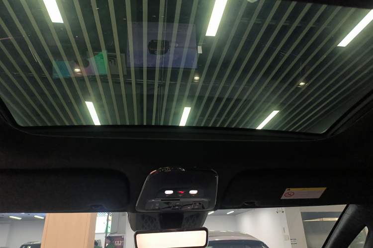 Used Zeekr 009 2024 Six-Seat Executive Version 4WD 108 kWh
