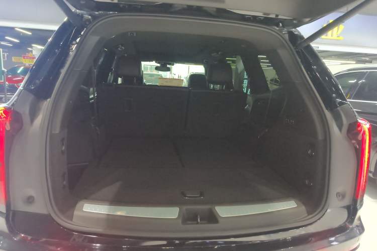 Used Cadillac XT6 2021 2.0T 7-Seater Two-Wheel-Drive Luxury Version
