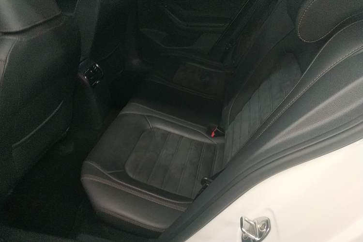 Used Volkswagen Sagitar 2017 230TSI Automatic Luxury Edition