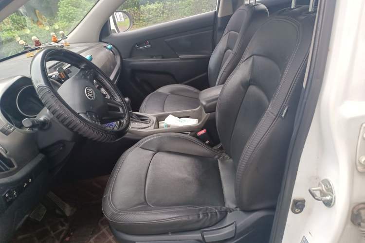 Used Kia Sportage R 2015 2.0L Automatic Two-Wheel Drive DLX Model
