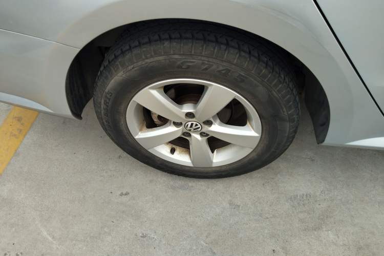 Used Volkswagen Lavida 2013 Revised Classic 1.6L Automatic Fashion Edition