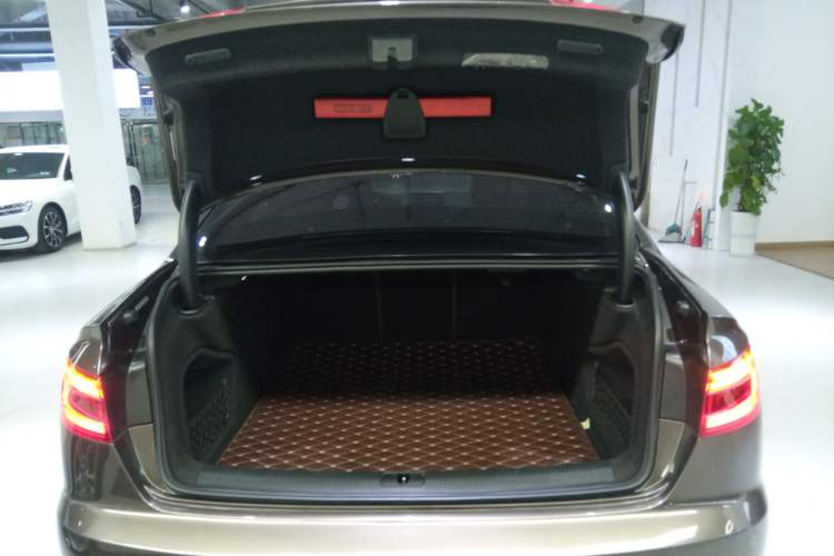 Used Audi A4L 2018 30th Anniversary Edition 40 TFSI Fashion Model