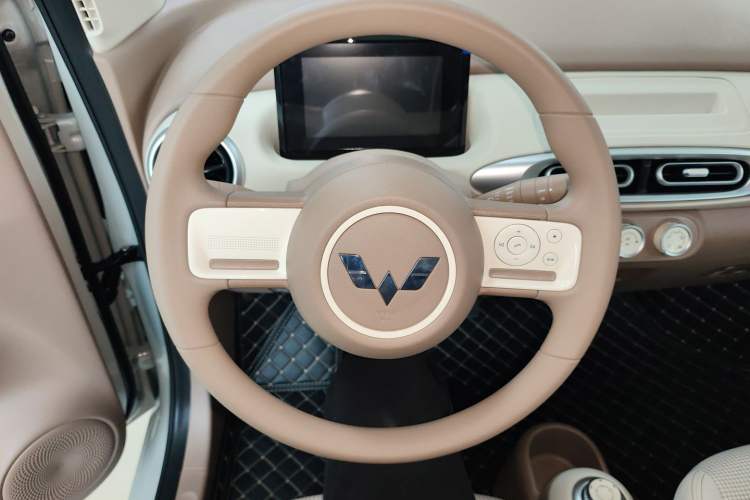 Used Wuling Hongguang MINIEV 2025 Four-Door Version Advanced Edition
