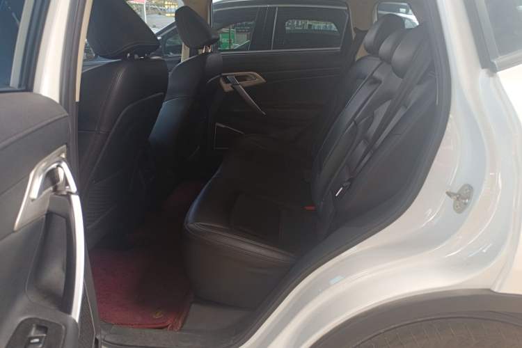 Used Geely Auto Emgrand X7 Sport 2018 1.8TD Automatic Two-Wheel Drive Smart Connect 4G Internet Edition
