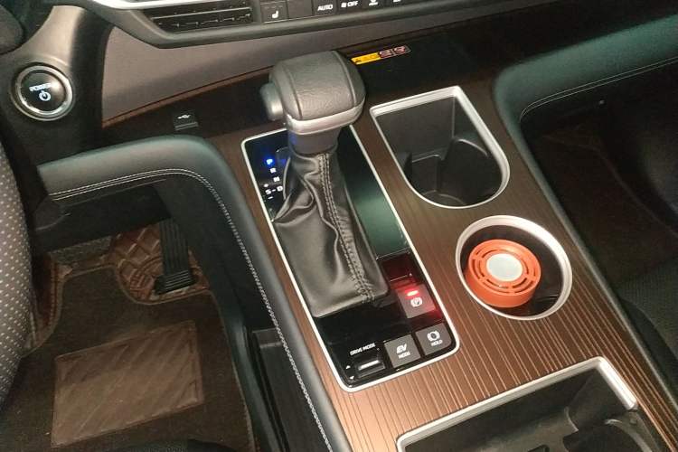 Used Toyota Granvia 2024 2.5L Hybrid Prestige PLUS Edition