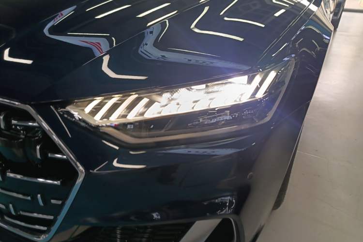 Used Audi A7L 2024 45TFSI S-line Dream-Building Edition Flow Crystal Package
