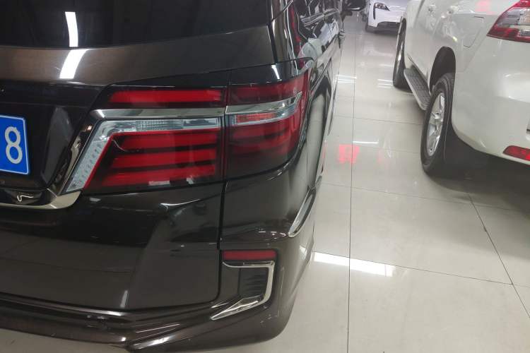 Used Honda Elysion 2019 2.0L Hybrid Luxury Edition
