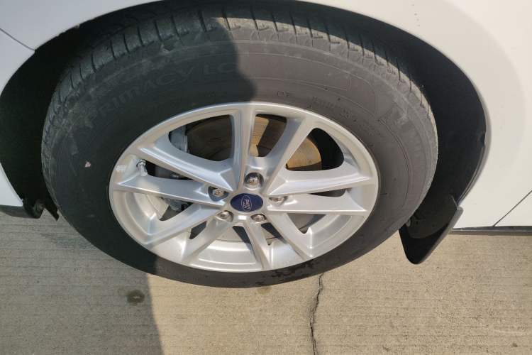 Used Ford Focus 2018 Hatchback Classic 1.6L Automatic Trendy SmartDrive Edition