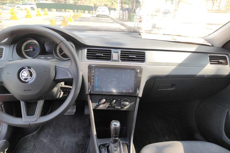 Used Skoda Rapid Spaceback 2018 1.6L Automatic Standard Edition
