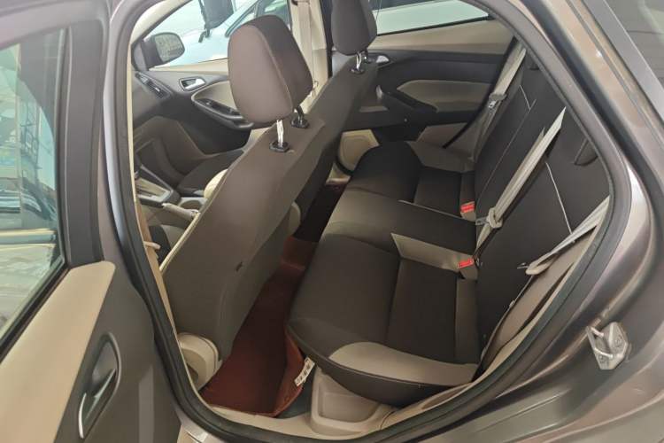 Used Ford Focus 2012 Sedan 1.6L Automatic Comfort Model
