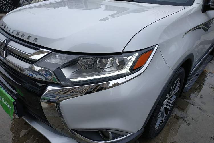 Used Mitsubishi Outlander 2018 2.4L 4x4 Elite Edition 5 Seats