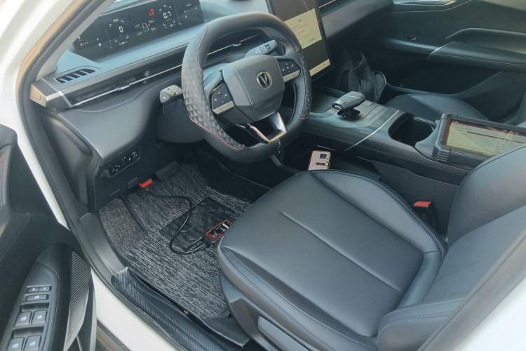 Used Changan Eado 2025 Blue Whale 1.5T 500Bar Prestige Model
