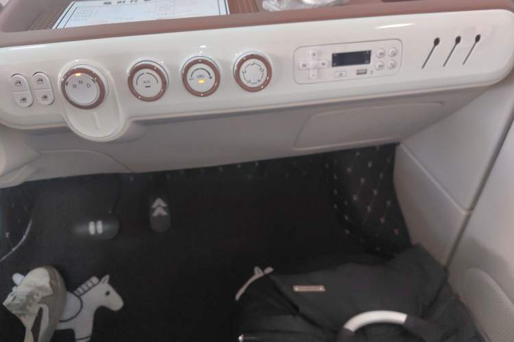 Used Bestune Pony 2026 222km Colorful Horse
