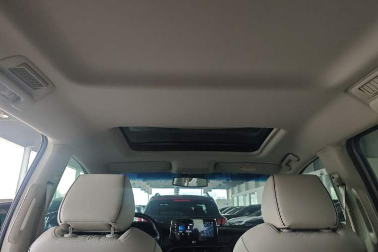 Used Buick GL8 2021 Land Cruiser Executive Class 652T Luxury Model