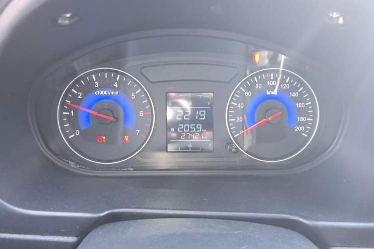 Used Dongfeng Fengon 330 2019 1.5L Manual Practical II China VI
