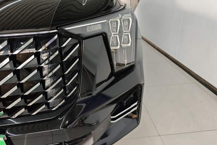 Used GAC Trumpchi GS8 2024 Linghang Series 2.0 TGDI Two-Wheel Drive Luxury Smart Connectivity Version
