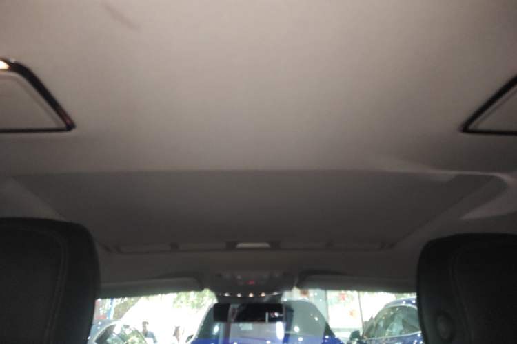 Used Mercedes-Benz E-Class 2016 E 300 L Stylish Model
