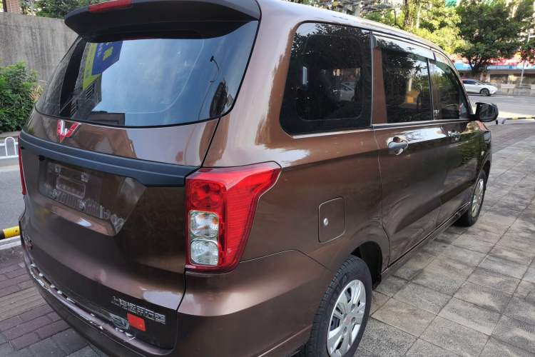 Used Wuling Hongguang 2019 1.5L S Basic Version China VI Standard LAR
