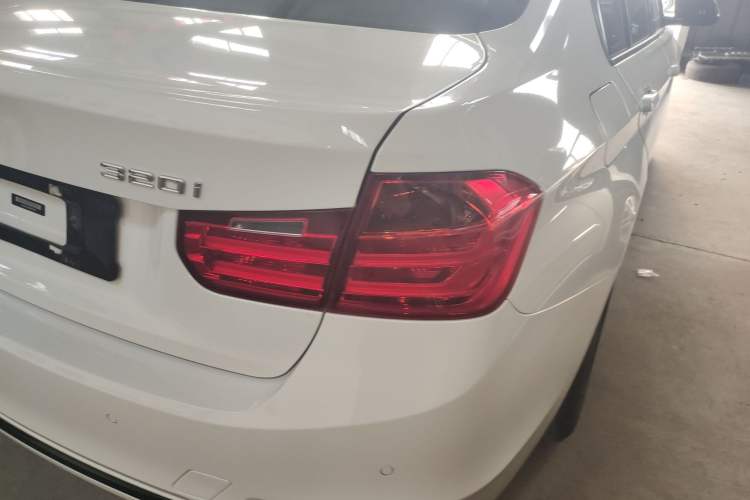 Used BMW 3 Series 2014 320i Sport Design Package
