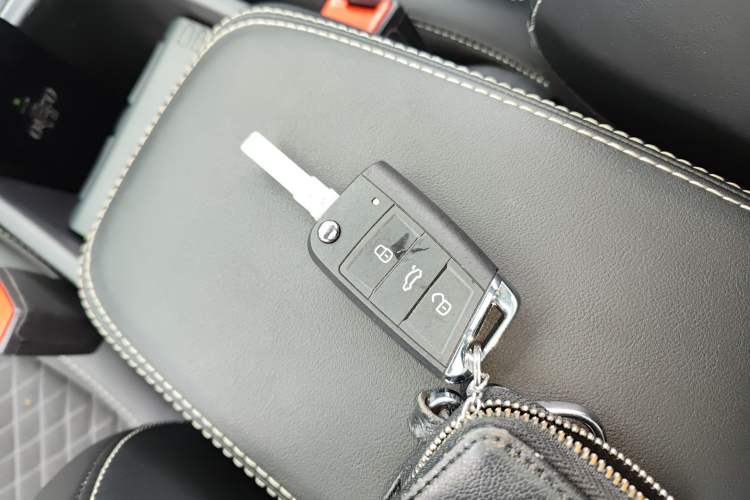 Used Skoda Kodiaq 2019 Restyled TSI330 5-Seater Two-Wheel Drive Comfort Version China VI Standard
