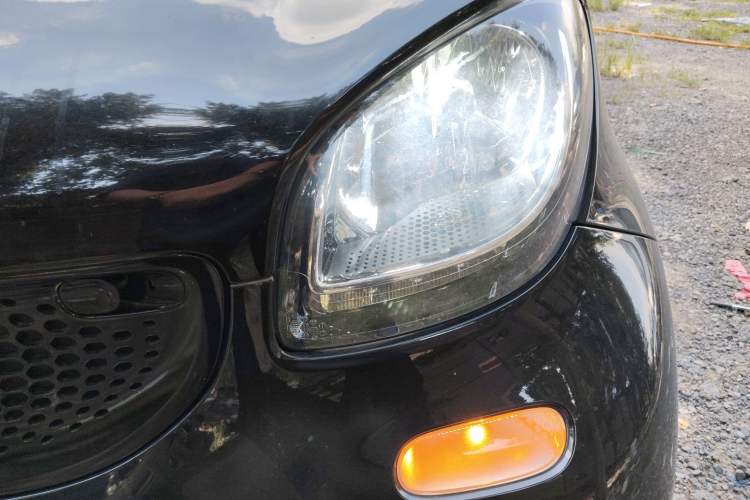 Used  fortwo 2015 1.0L 52 kW Hardtop Passion Edition
