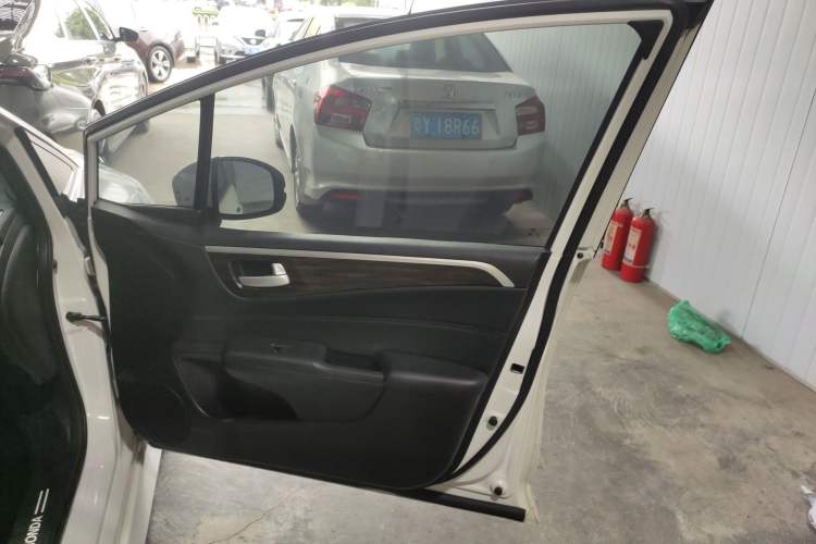 Used Honda Jade 2017 1.8L automatic Comfort version 5 seats
