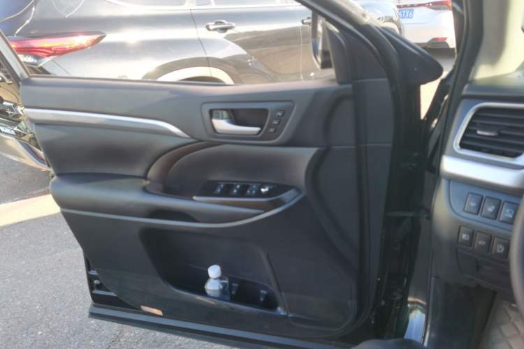 Used Toyota Highlander 2018 2.0T Four-Wheel Drive Ultimate Edition 7-Seater Emission Standard China V
