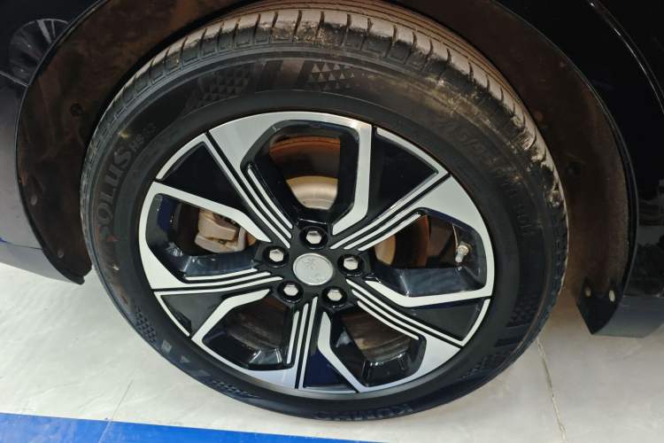 Used Hongqi E-QM5 2021 Online Booking Charging Basic Edition 5 Seats
