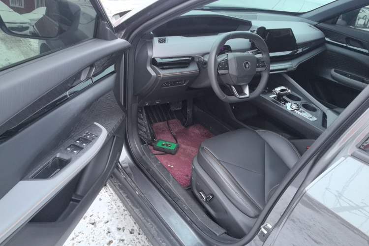 Used Changan UNI-V 2022 1.5T Prestige Version
