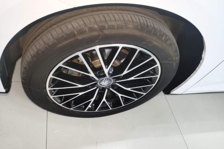 Used BYD Qin L 2024 DM-i 120KM Excellence Model
