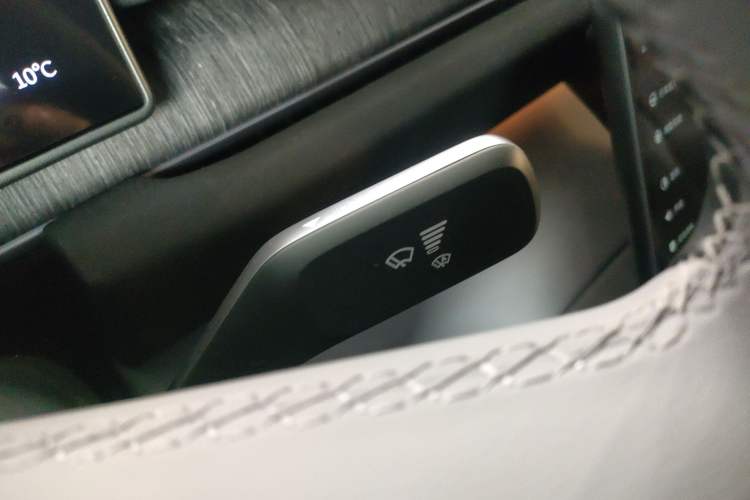 Used Nio ES6 2024 75 kWh
