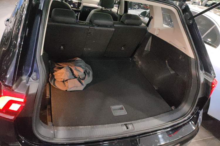 Used Volkswagen Tiguan L 2019 Updated Version 330TSI Automatic Two-Wheel Drive Panoramic Comfort Edition China VI Standard
