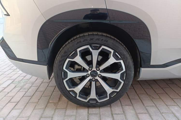 Used AION V 2024 Aion Tyrannosaurus 650 Smart Premium Edition