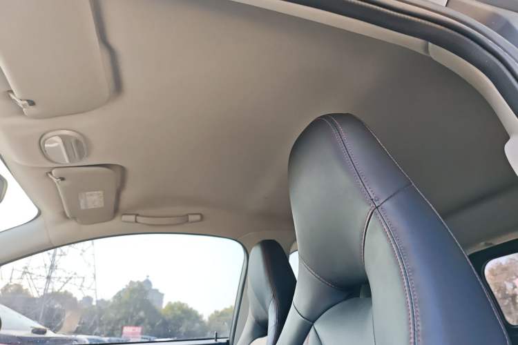 Used Chery Little Ant 2022 Revised Version Sweet Pink Edition Half-Sugar Version Lithium Iron Phosphate 30.7 kWh 30 kW 301 km