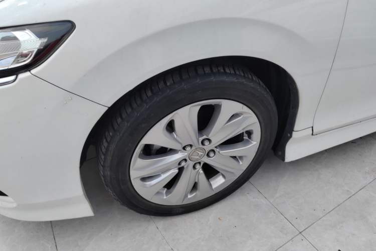 Used Honda Jade 2017 1.8L automatic Comfort version 5 seats
